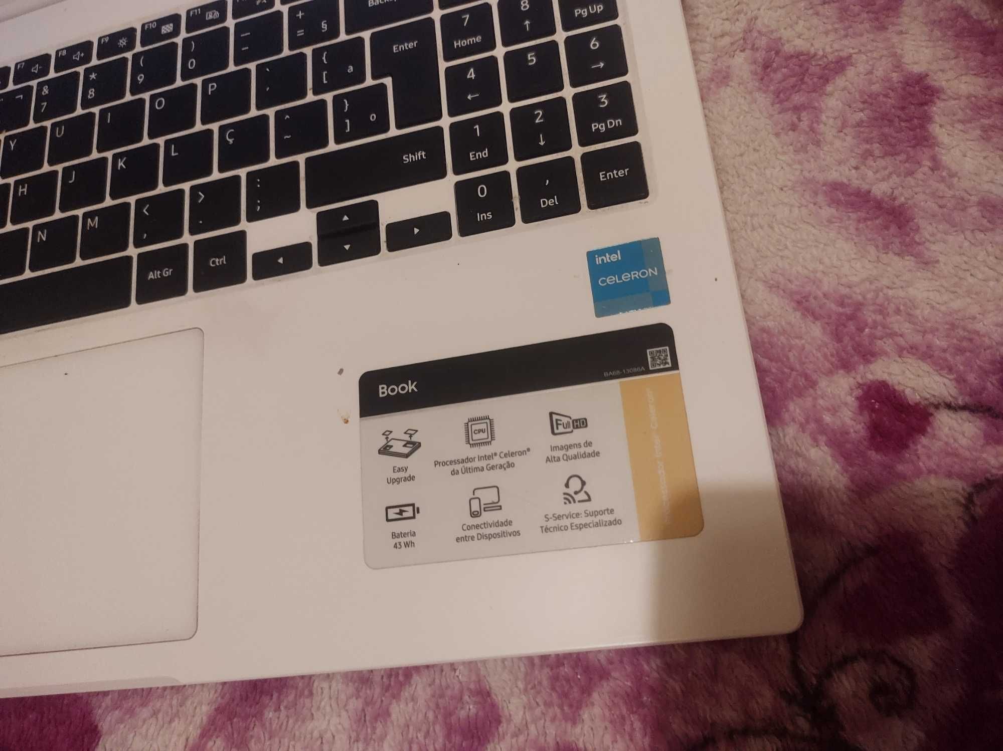 Notebook sem novo em ótimo estado de conservação