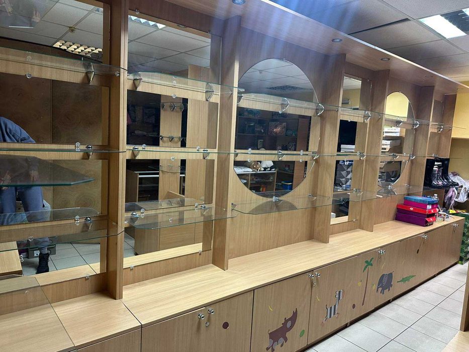 Меблі для магазину, офісу