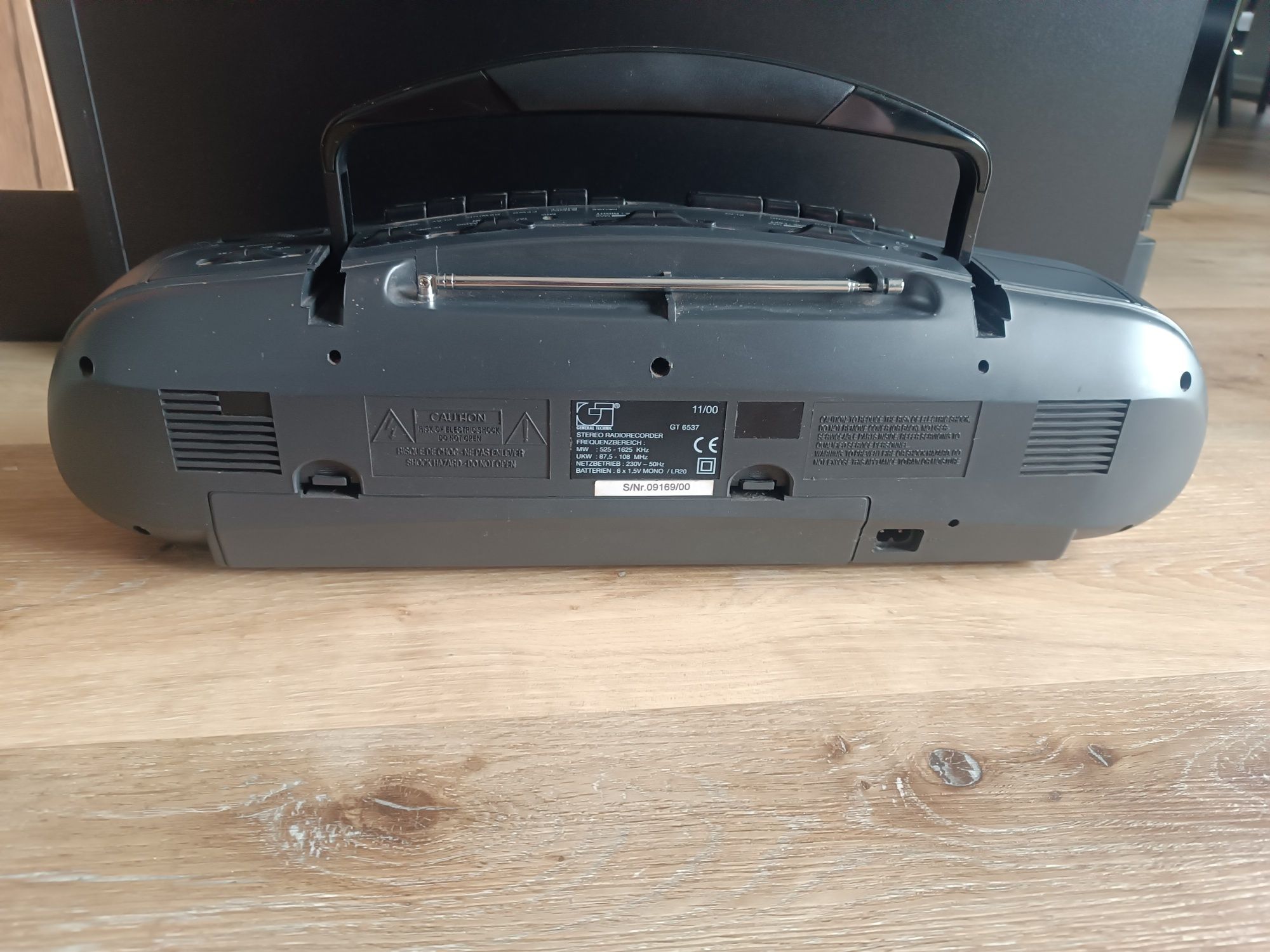 Radiomagnetofon jamnik