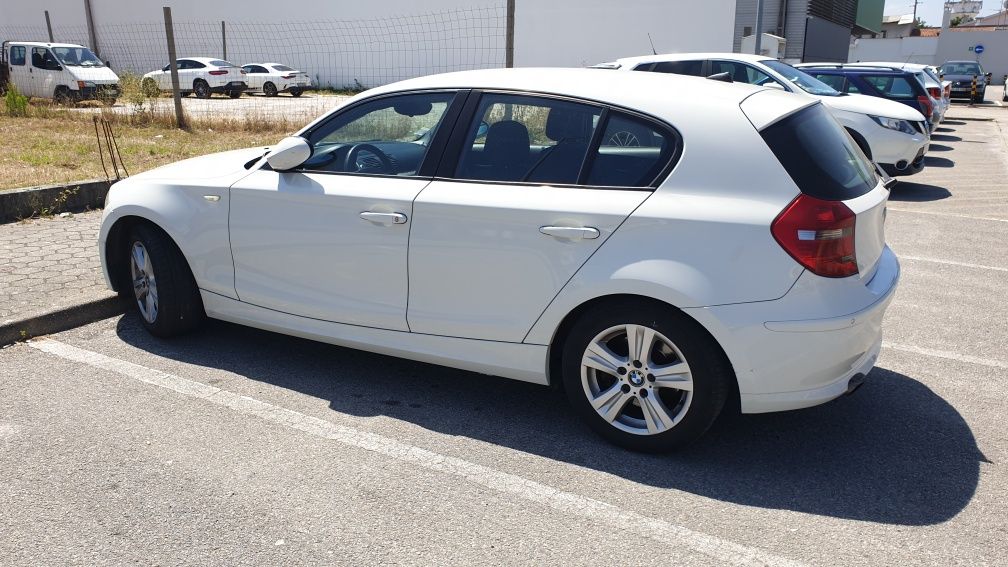 Vendo carro BMW 118D serie 1 versão Pack Premium perfeito estado