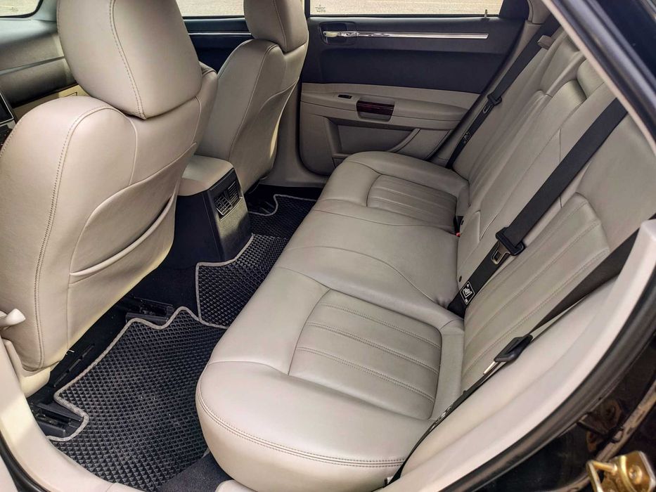 Chrysler 300C 2006 року