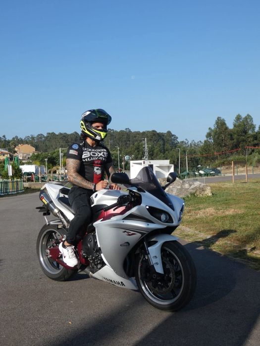 Yamaha R1 crossplane 2009