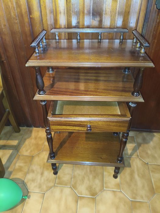 Moveis de sala sendo 4 peças