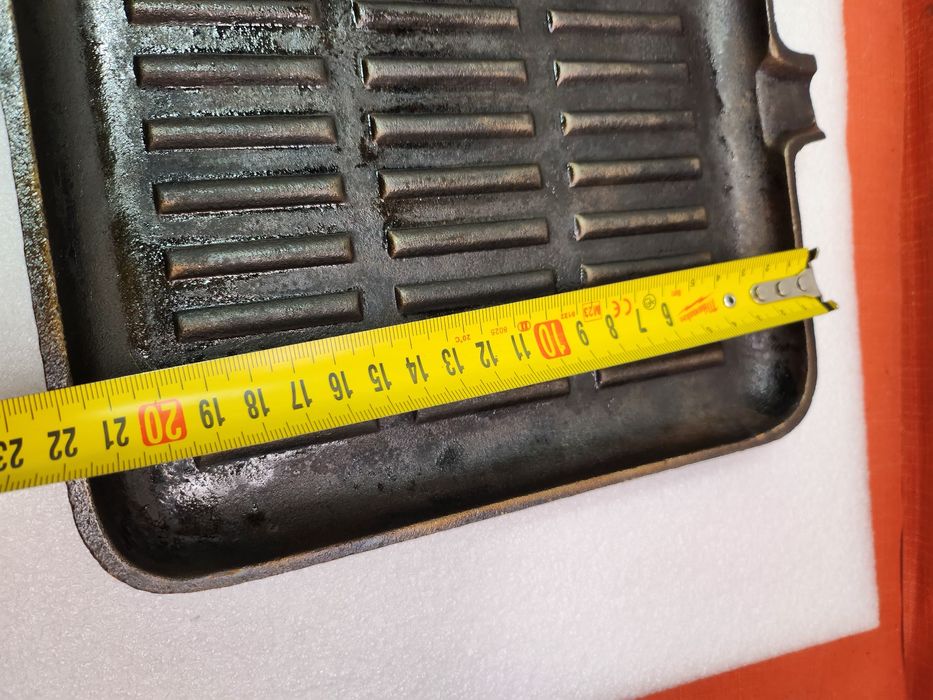 Żeliwna patelnia grillowa