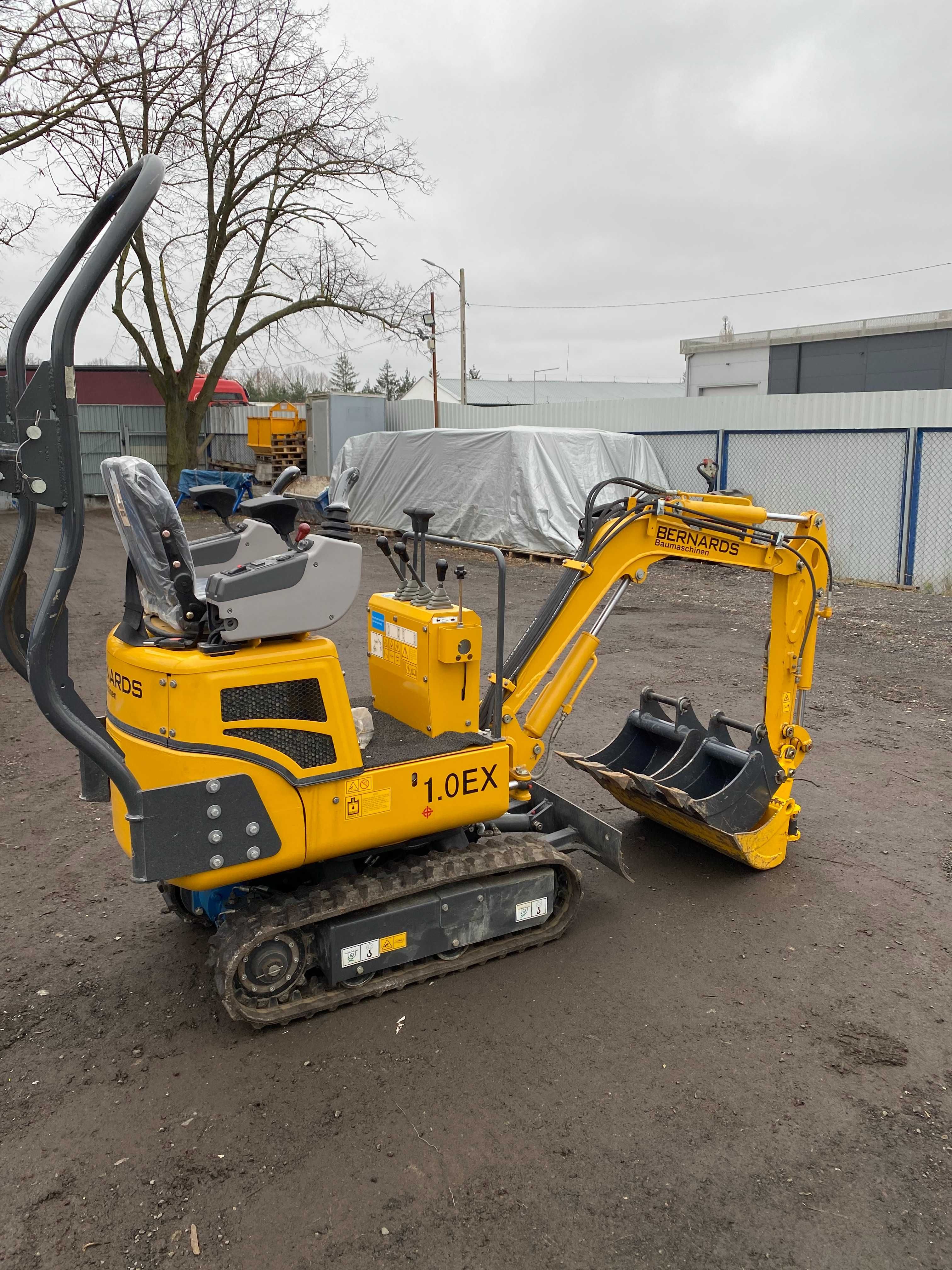 Nowa Minikoparka Bernards diesel Demo skarpówka hydrauliczna 3 x łyżka