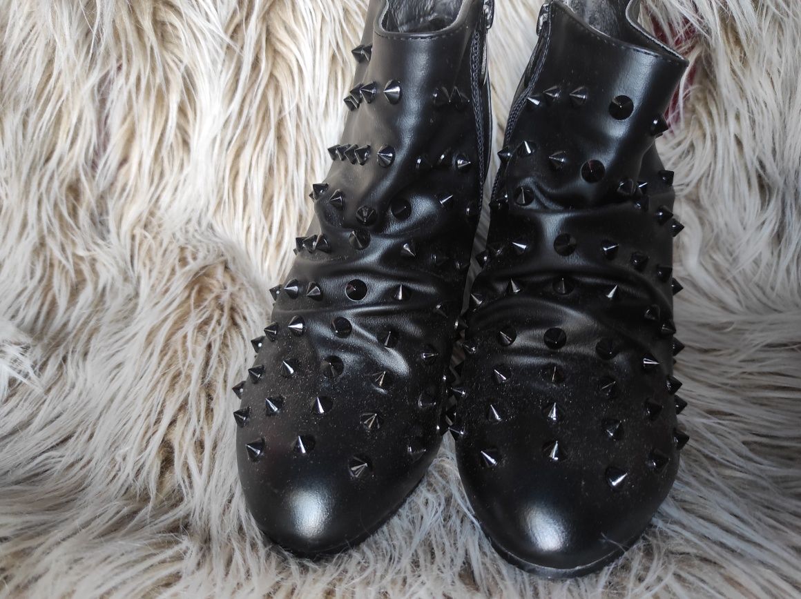 Buty czarne półbuty kolce rock efektowne rozm.38 czarne botki