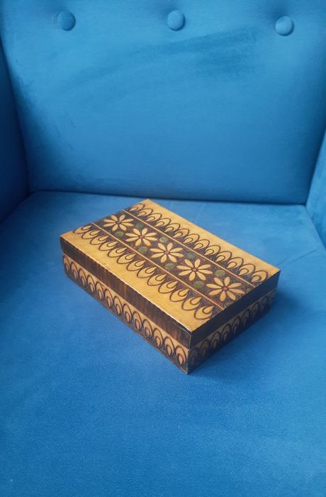 Drewniana szkatułka pudełko organizer na biżuterię akcesoria