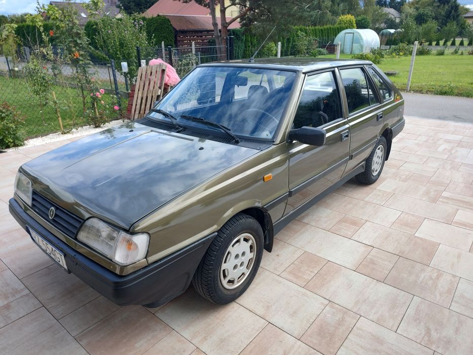 Polonez Caro 1.6 benzyna