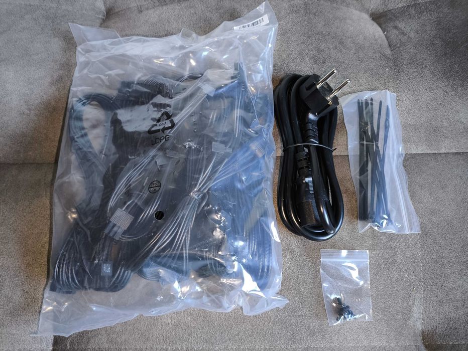 zasilacz DeepCool PN850M (ATX 3.1, PCIe 5.1, 80+ Gold)