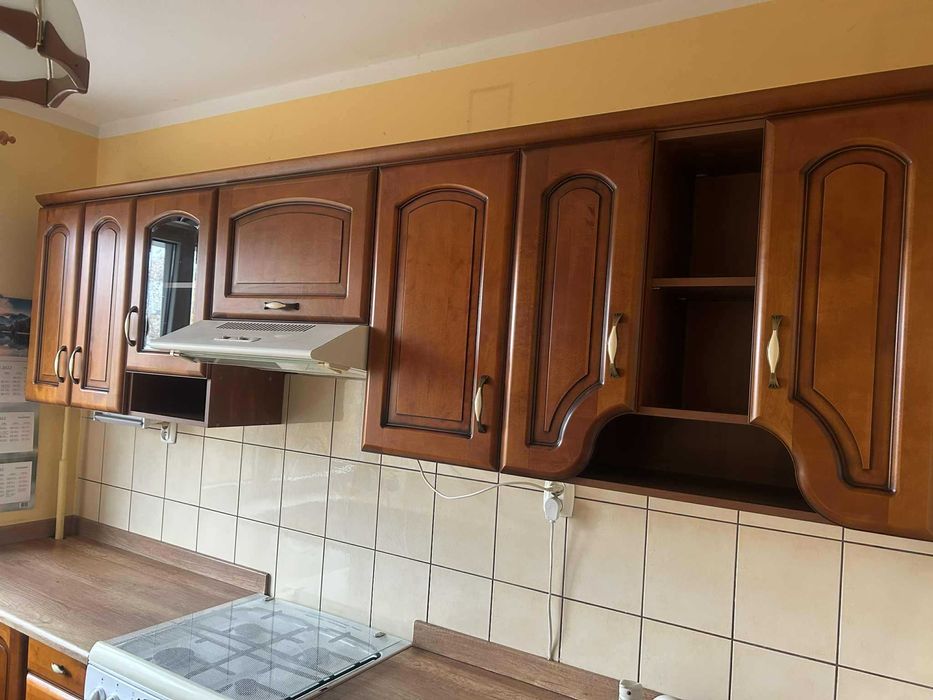 Meble do kuchni z wyposażeniem, drewniane fronty