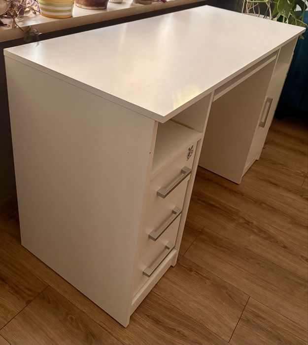 Białe biurko - Odbiór osobisty