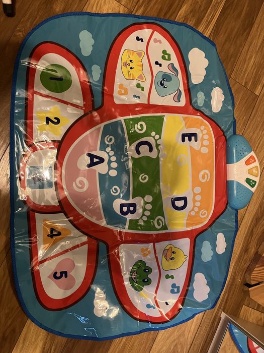 Mata grająca dla niemowlaka