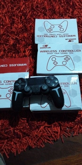 Comandos novos compatíveis com PS4, PS3 e PC.