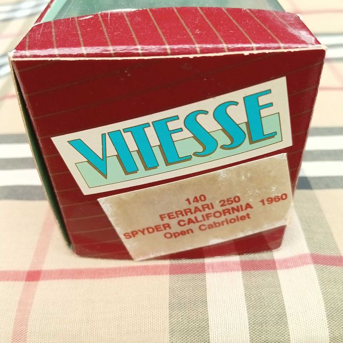 1/43 Ferrari 250 GT Califórnia Spyder 1960 - Vitesse