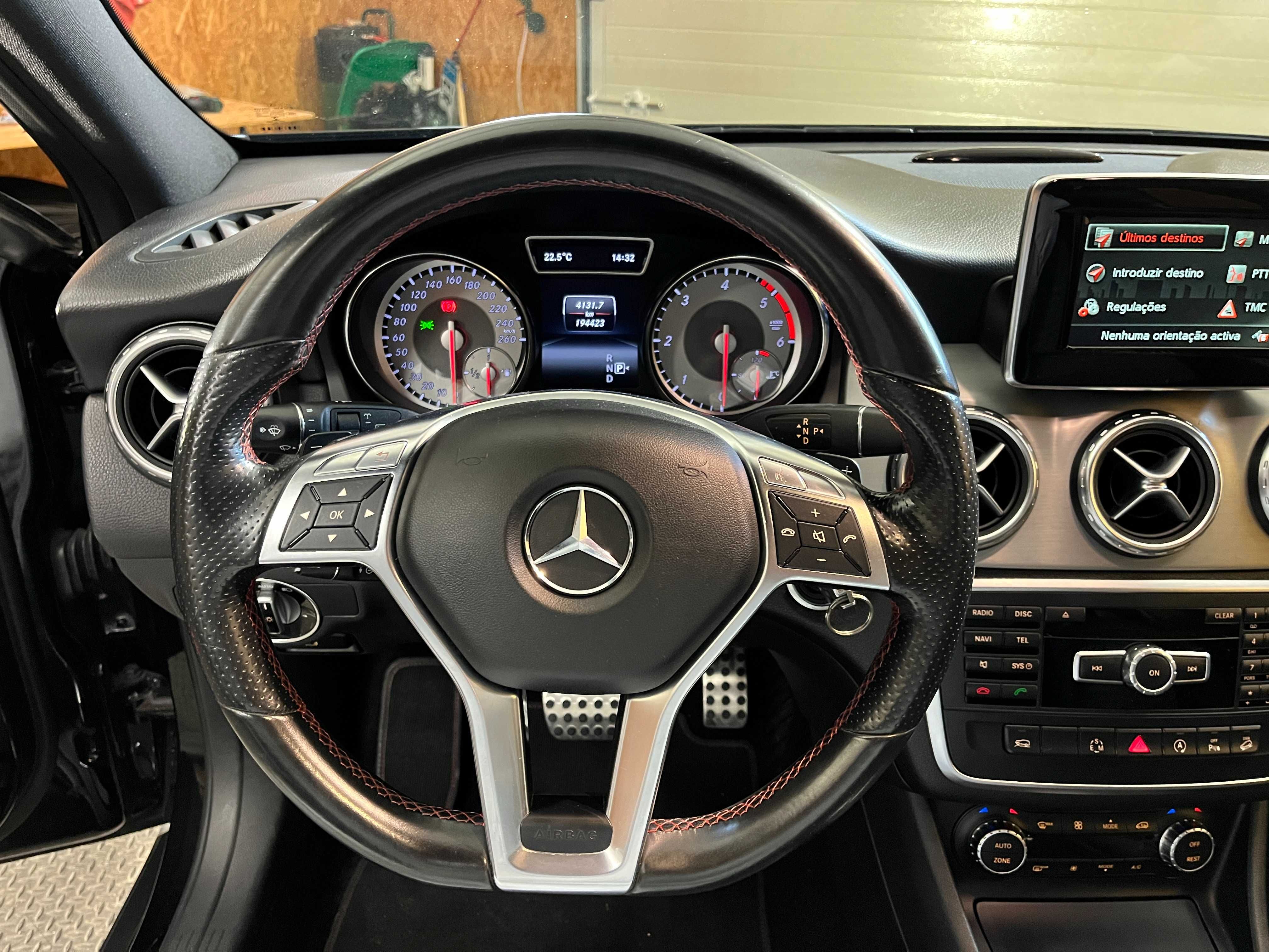 MERCEDES-BENZ GLA 200 CDi AMG Line 7G-DCT Automático