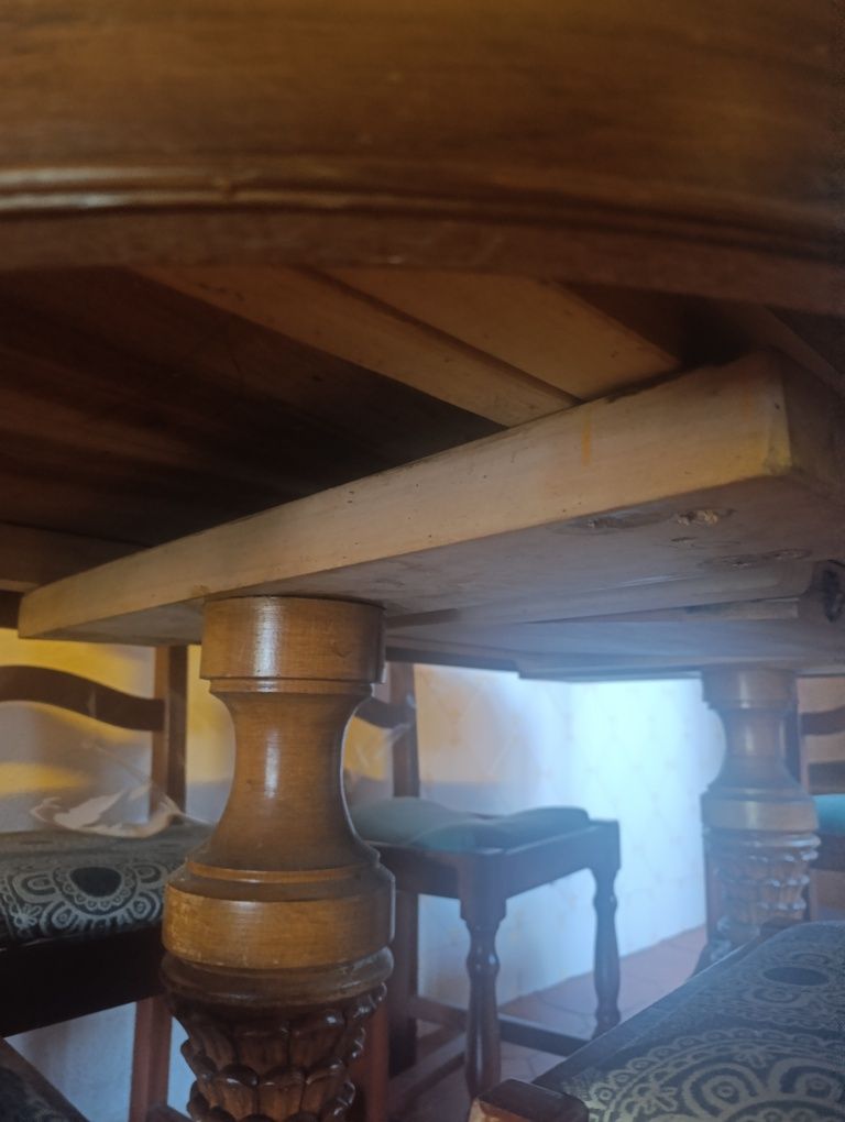 Mesa de Jantar Extensível com Cadeiras