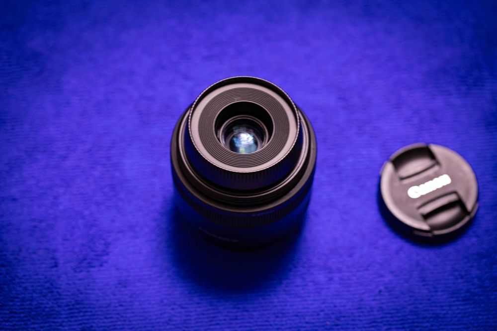 Объектив Canon EF-S 35mm f/2.8 Macro IS STM