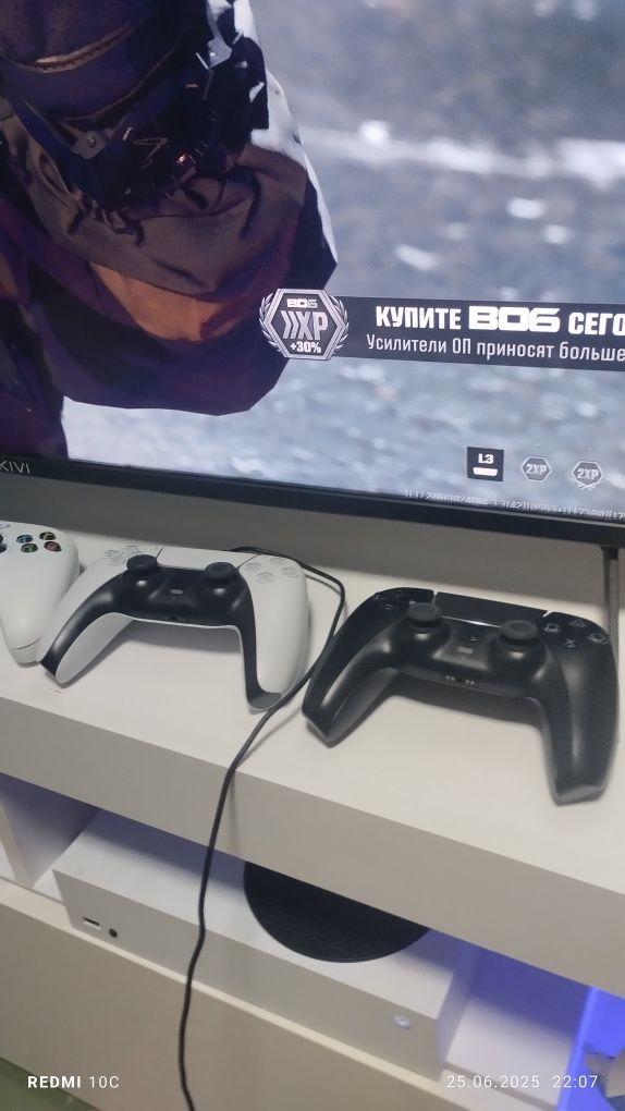 PS5,2 геймпада,2 диска в подарок, полный комплект третья ревизия