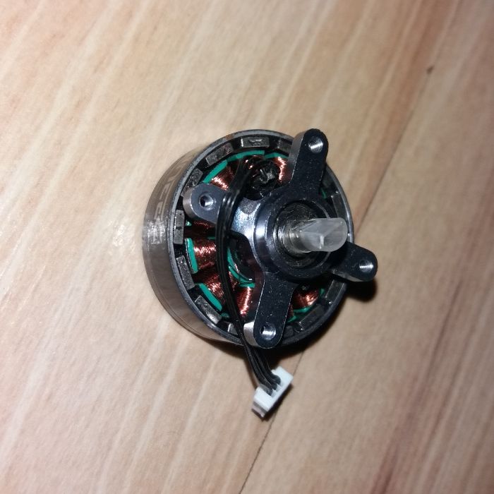 Dron Yuneec Q 500 / Q 500 4K gimbal silnik