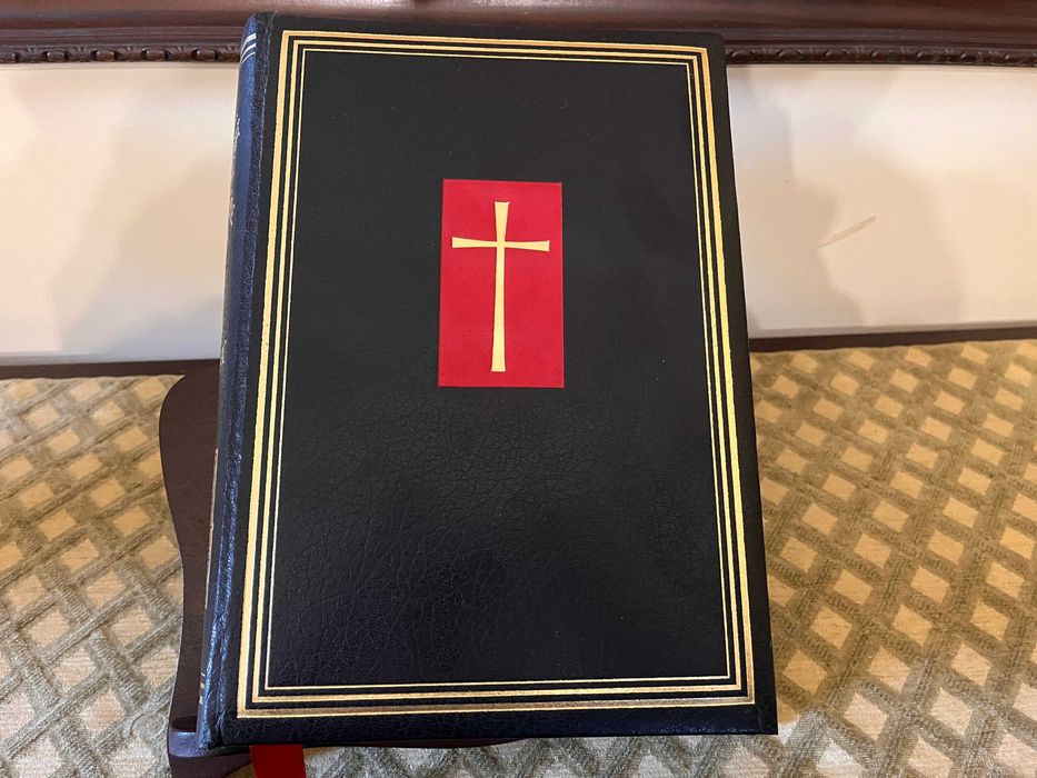 Bíblia Sagrada - Antigo e Novo Testamento (páginas folheadas a ouro)