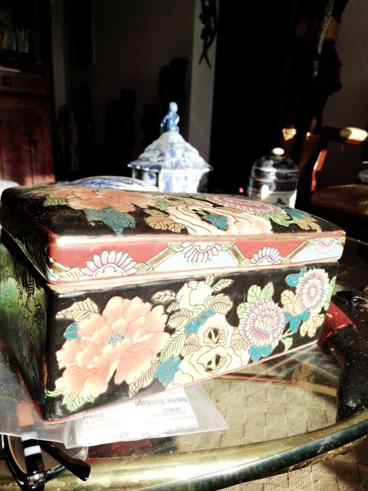 caixa  chinesa antiga  em loiça 21cm /10 cm