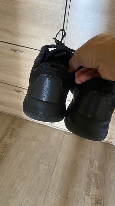 Кросівки 42 розмір в ідеальному стані