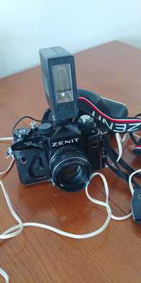 Zenit TTL Aparat fotograficzny z lampą błyskową + obiektyw Helios