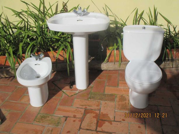 Louças sanitárias e torneiras - WC - Roca Vitória » Excelentes «