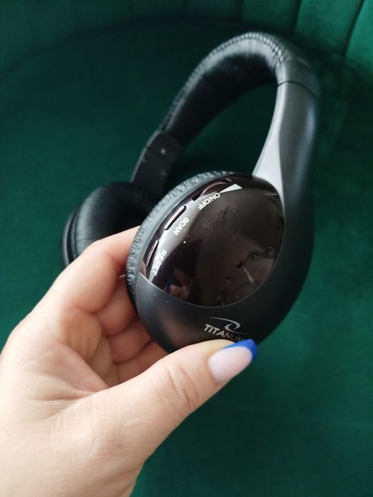 Słuchawki nauszne z wbudowanym radiem FM i mikrofonem