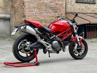 Ducati monster 696