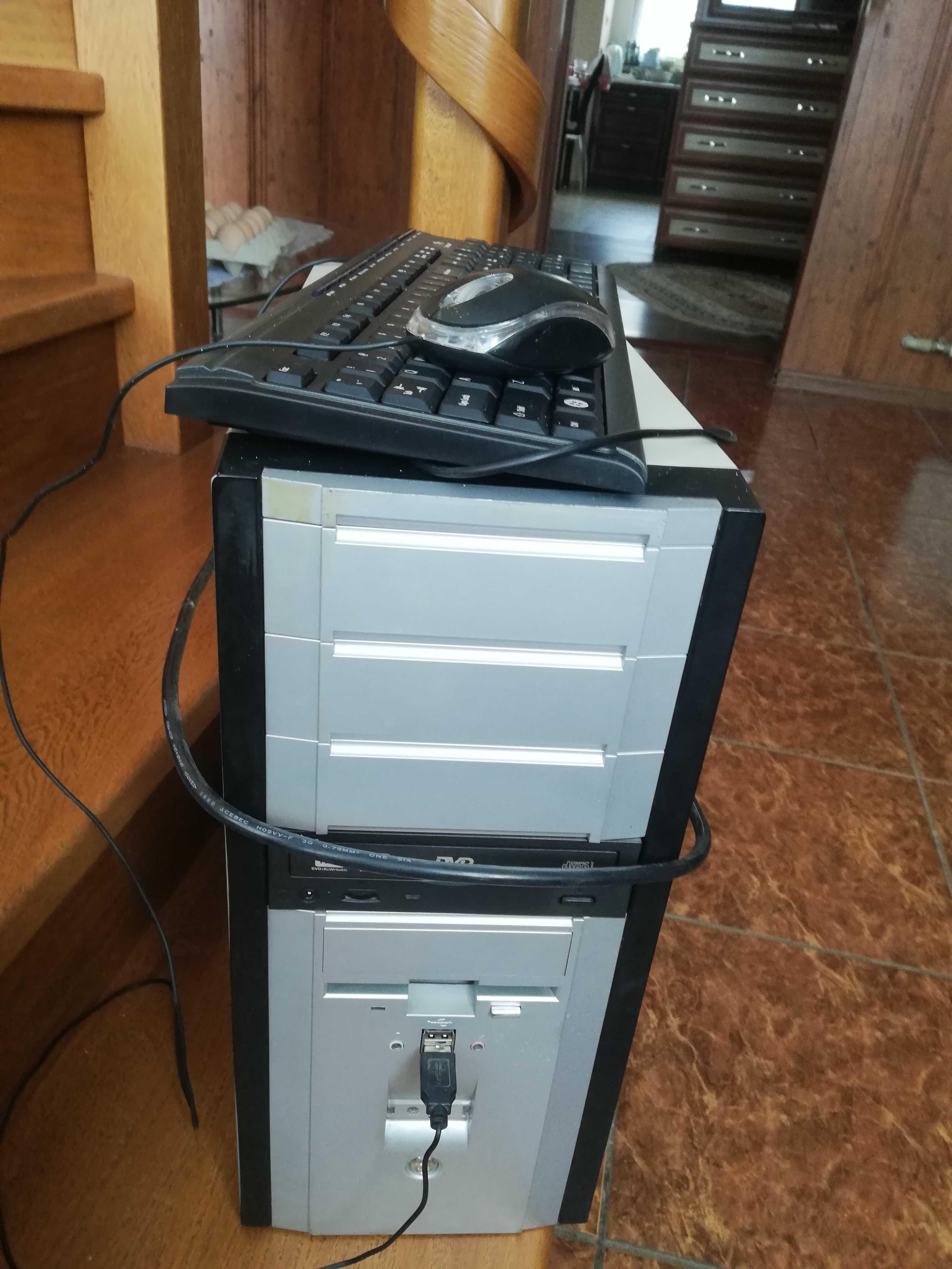 komputer PC + monitor Actina Windows XP AMD Athlon Radeon 9550