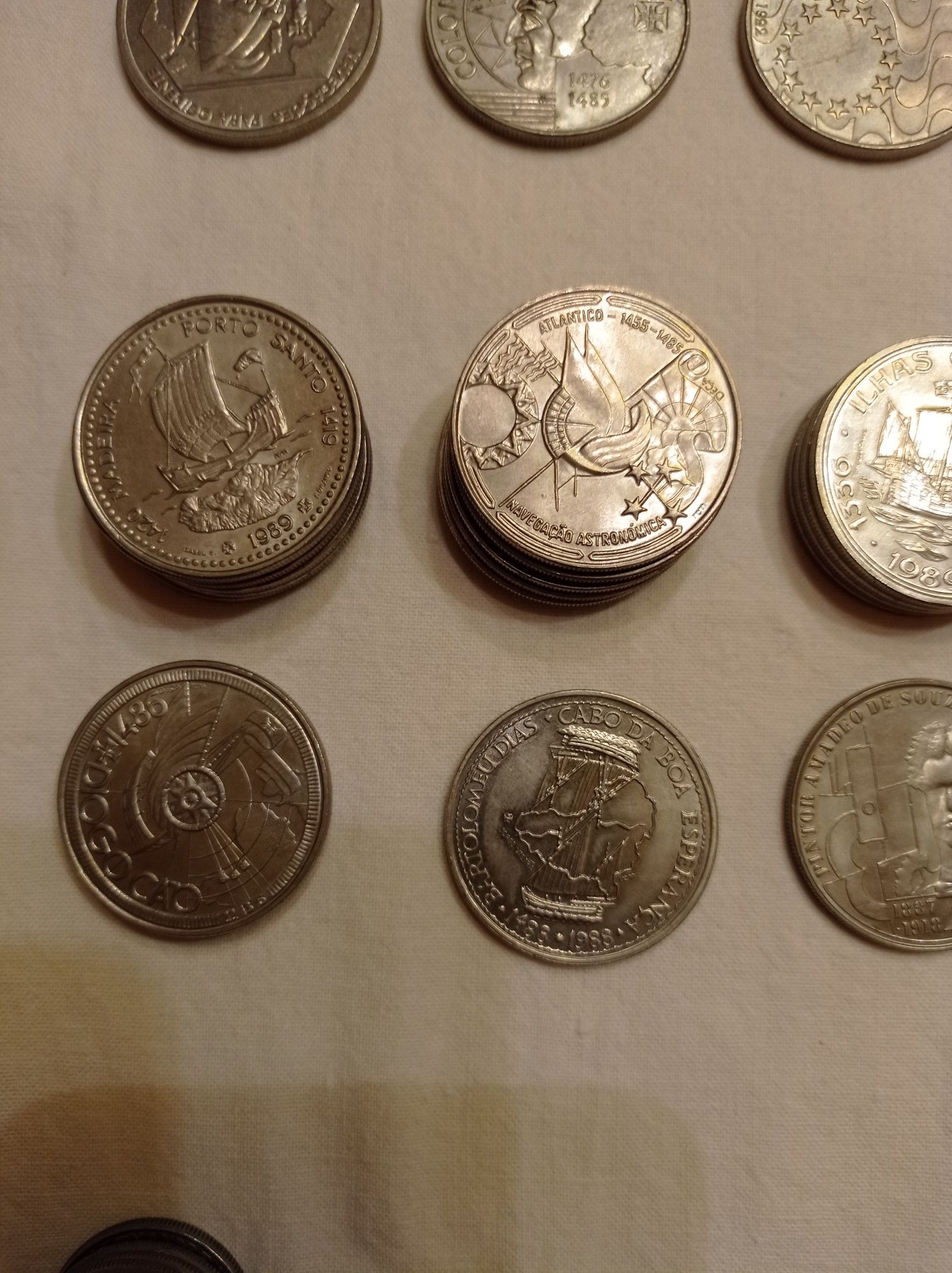 Moedas de 200 escudos / 100 escudos etc