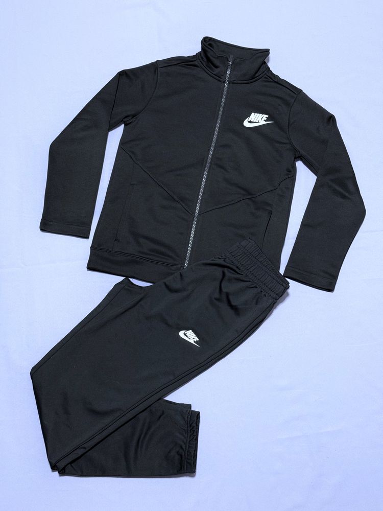 Спортивный костюм Nike original 11 лет черный мальчику