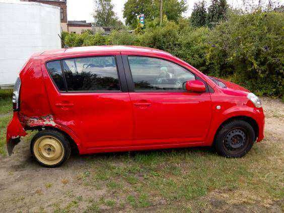 Subaru Justy uszkodzone,