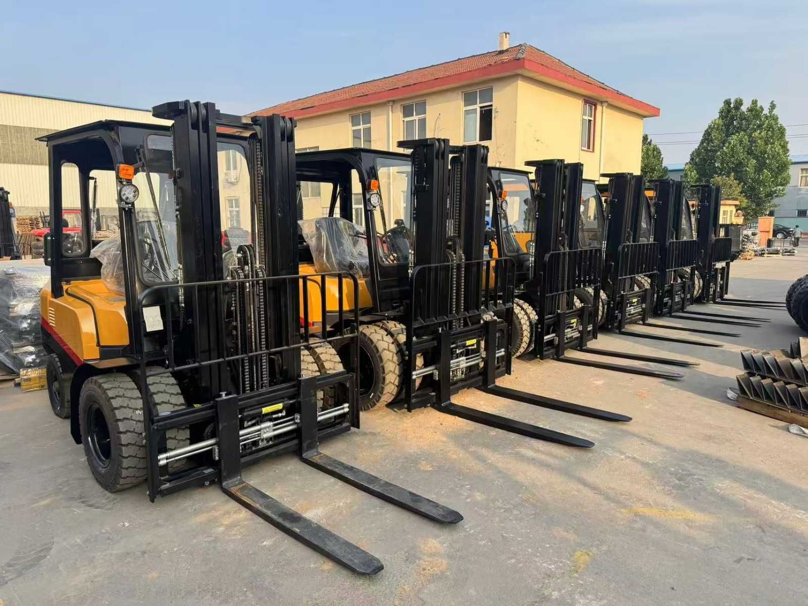 Empilhador 3.5 ton Mitsubishi triplex 4.50 meia cabine