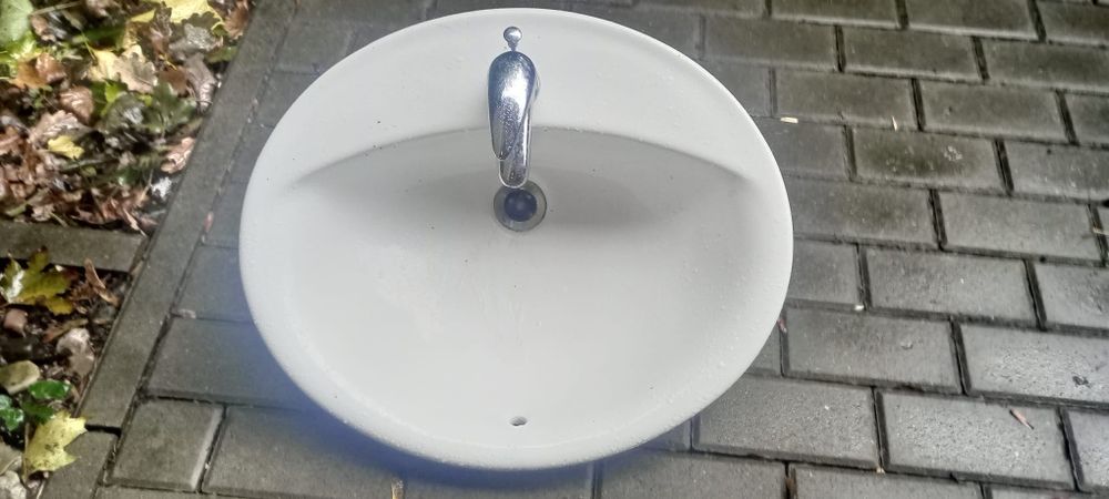 Umywalka Roca bateria umywalkowa 56x46