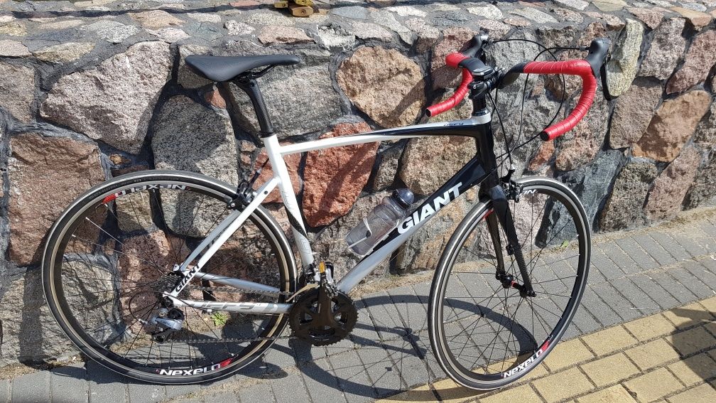 Sprzedam rower GIANT DEFY 2 lub zamienię na mtb.