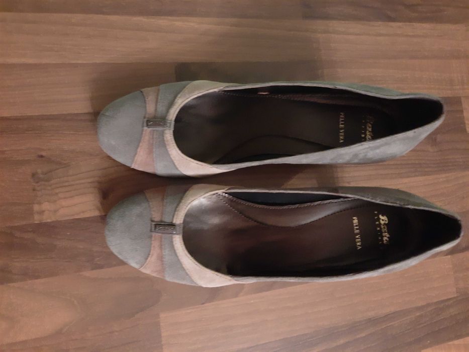 Bata - zamszowe buty damskie na obcasie rozm.40. Nienoszone