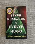 Livro seven husbands of evelyn hugo