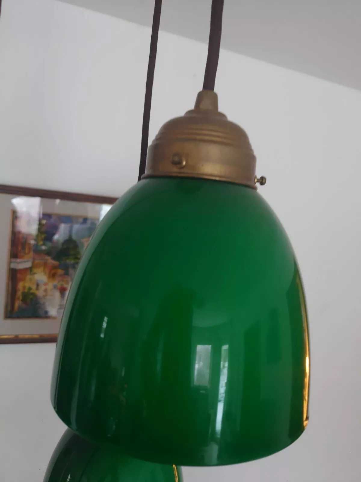 Luminária Art Déco em vidro triplo com luz em latão