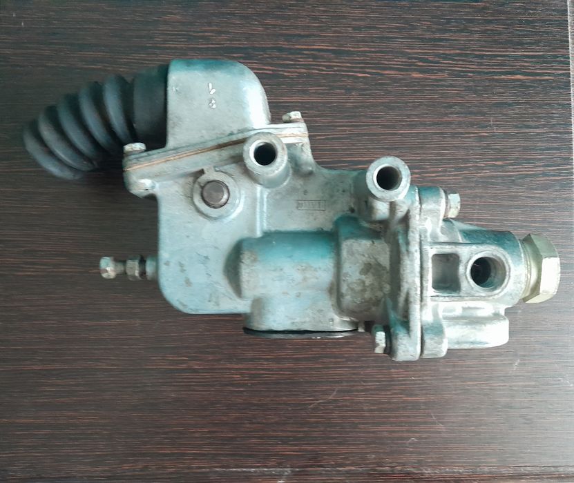 Кран тормозной ЗИЛ