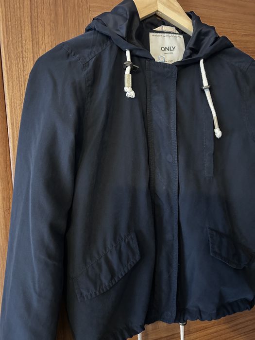 Kurtka wiatrówka damska