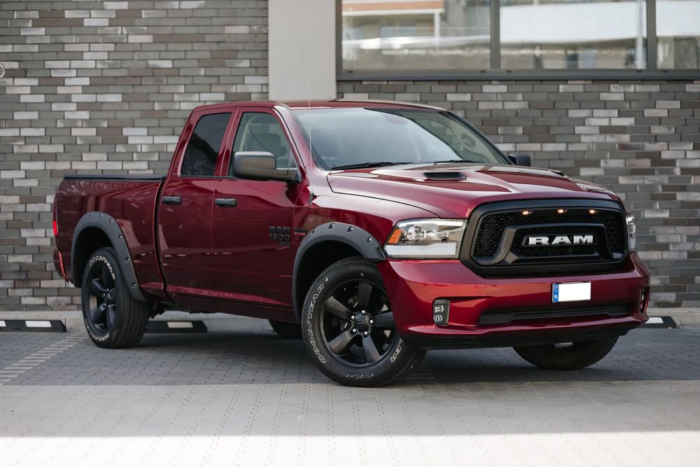 RAM 1500 Dodge RAM 1500 Classic Express 4x4 /5.7 Hemi / KANADA / Długa Paka