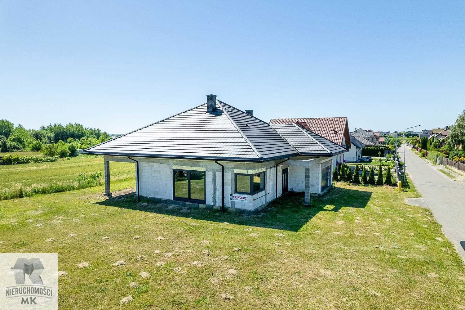 Dom parterowy z podwójnym garażem  133 m2 - Wólka Panieńska gm. Zamość