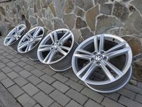 Оригінальні диски Passat R18 8Jx18H2 ET48 5x112 561601025C супер стан