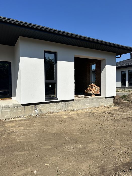 Продам сучасний будинок з гаражем на 6 сотках