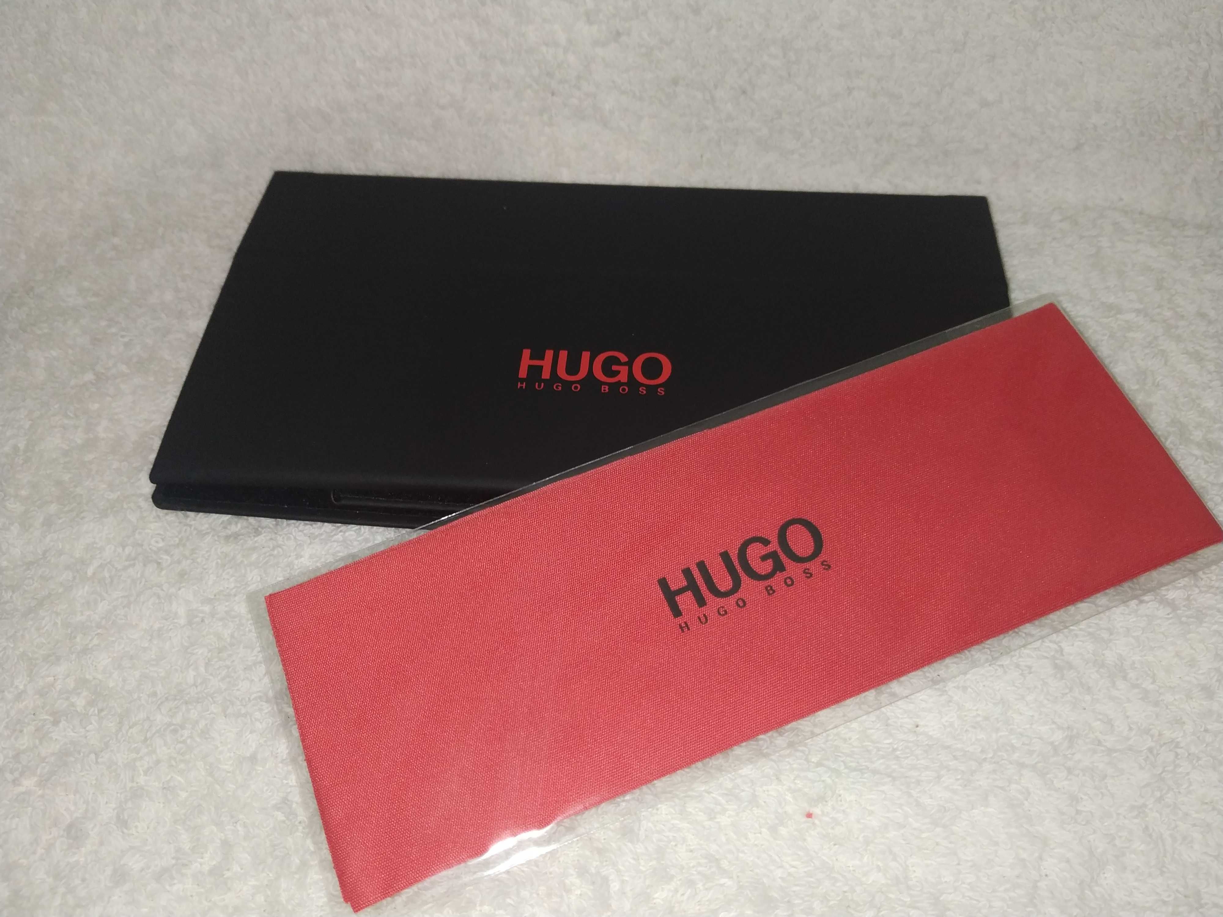 Estojos para óculos da marca HUGO BOSS