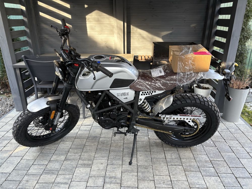 Zipp Scrambler  125