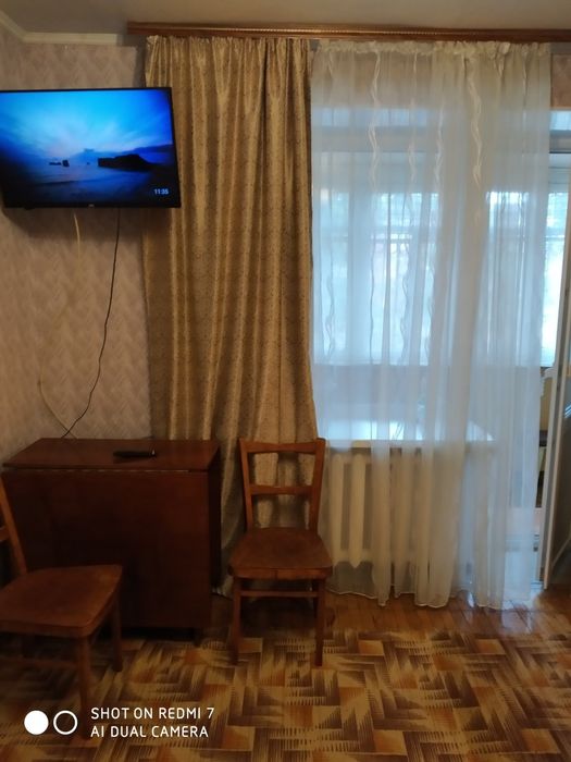 Заболотного/Добровольского, квартира с большим балконом 2эт (газ)