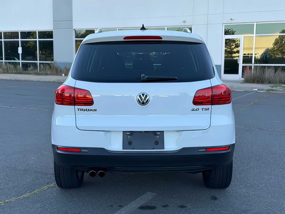 Volkswagen Tiguan      2015